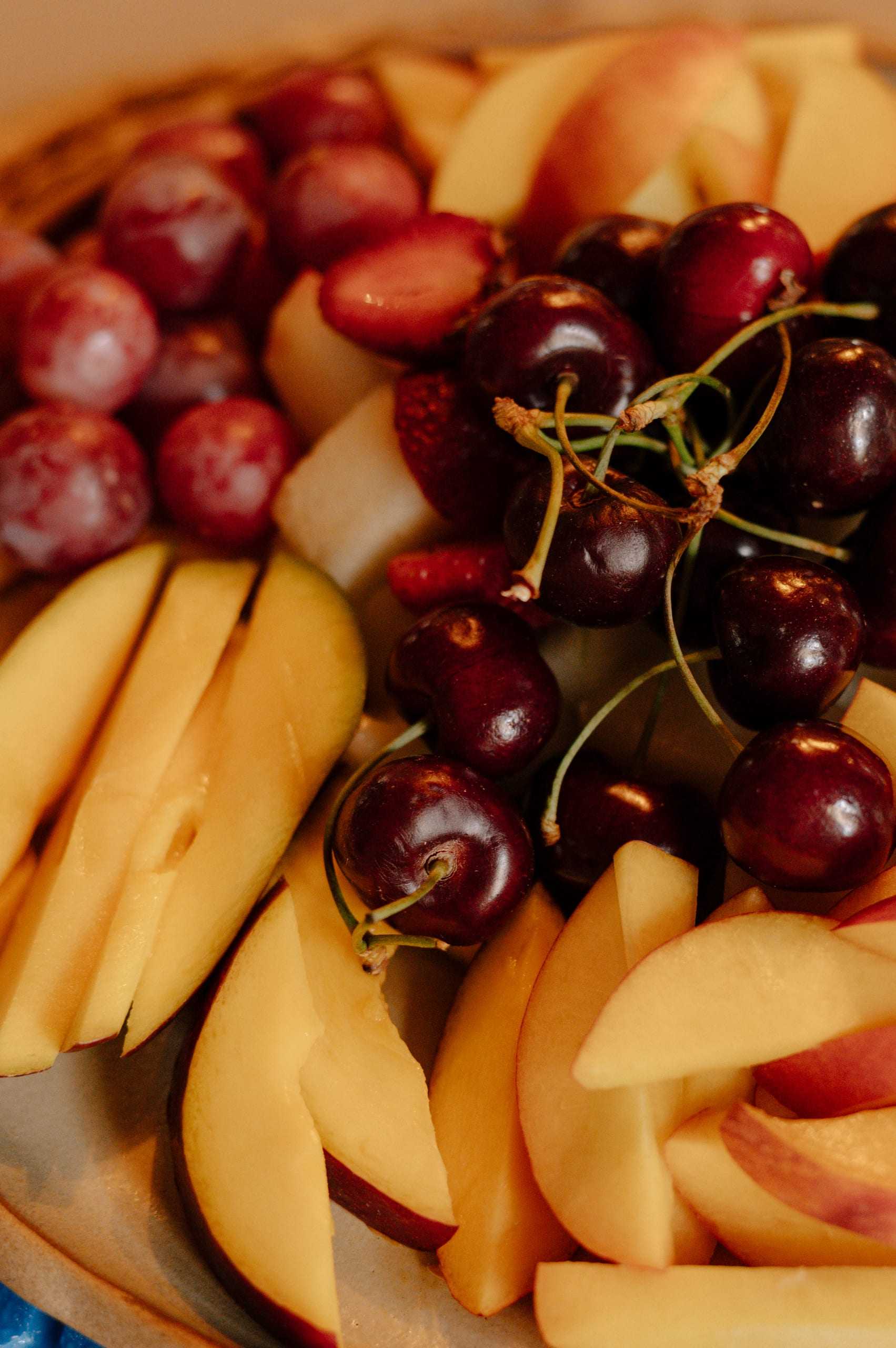 Mango i cireres fresques
